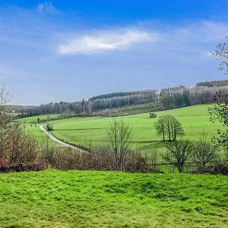 Quiet Valley View Retreat, Cleaning Included *